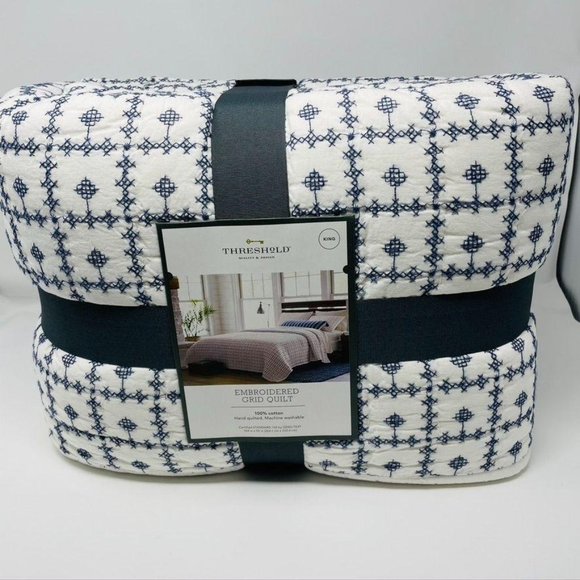 Threshold Bedding Embroidered Grid Quilt Blue Threshold Poshmark